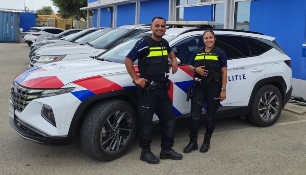 Di but skibí na man, pa solushonnan kreativo: trabou di polis na Boneiru