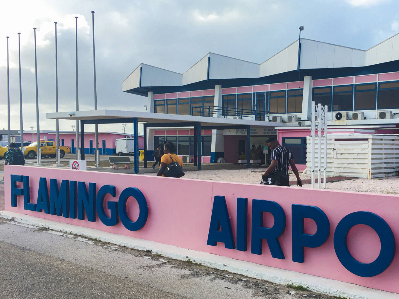 Regresá na e islanan despues di bo estudio: sí òf nò? Vakashon por ta determinante