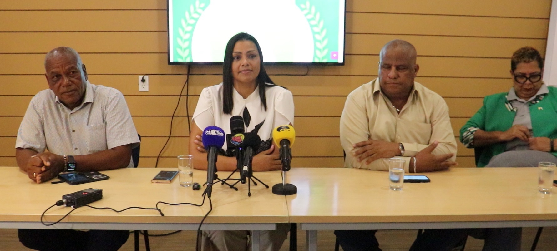 Boneiru ainda sin koalishon: Intentonan pa formashon ta frakasá