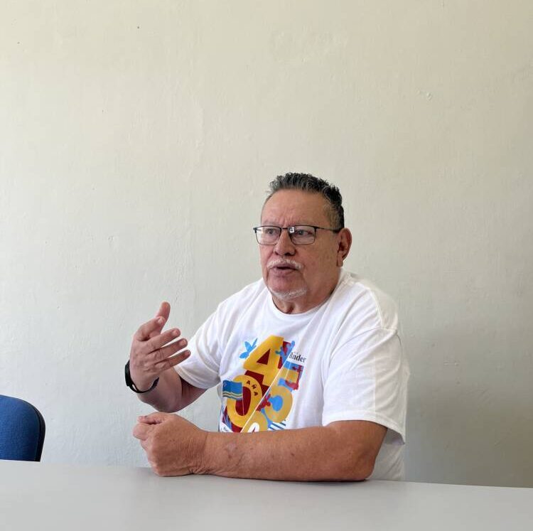 Entre orguyo i reflekshon: Periodista Mariano Heyden tokante 40 aña statùs aparte di Aruba