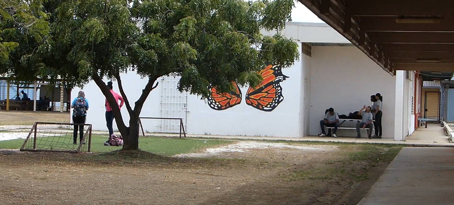 ‘E sistema akí ta frena nos muchanan’ (1): Boneiru ta bati alarma tokante papiamentu